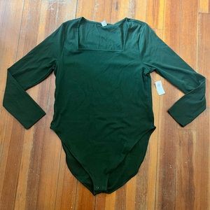 Old Navy dark green ribbed bodysuit, size XXL